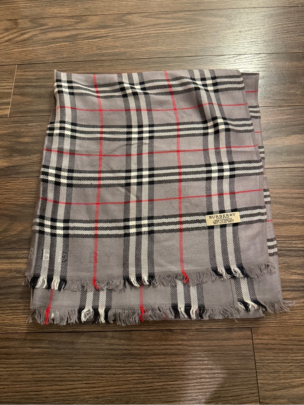 Women’s Burberry Gray Checked Scarf 100% Cashmere LIKE NEW